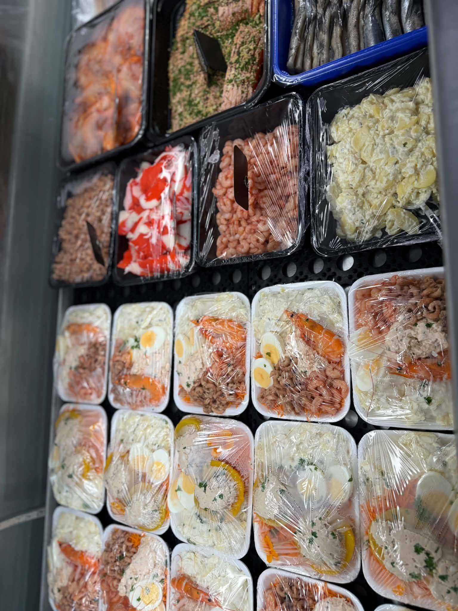 Salades et préparations de la poissonnerie